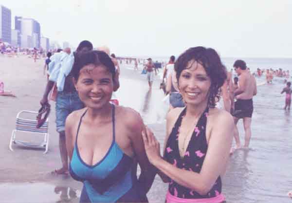 1986_Sinan_Friends_The_Beach